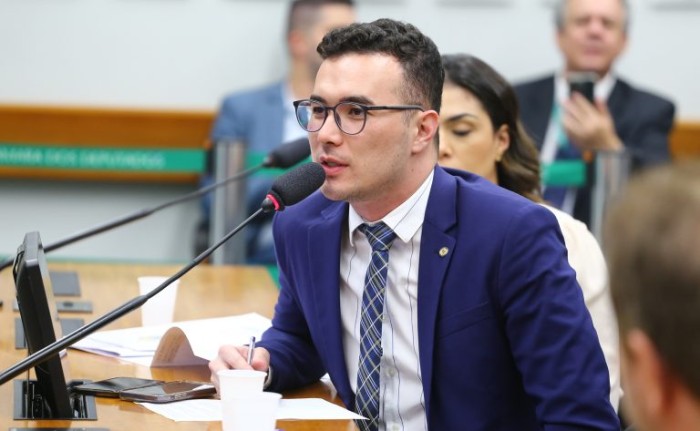 Comissão aprova projeto que simplifica licenciamento para infraestruturas de telecomunicação