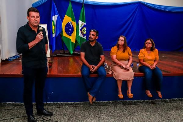 “Potencializar a cultura é uma das nossas prioridades”, afirma prefeito durante assinatura de R$ 952 mil em contratos
