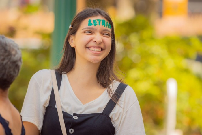 Alunos do cursinho popular da UEPG comemoram aprovação no Vestibular
