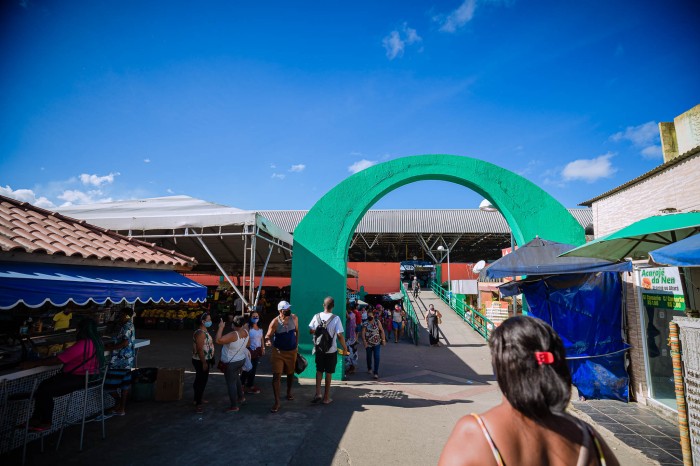 Centro comercial tem funcionamento especial para o fim de ano