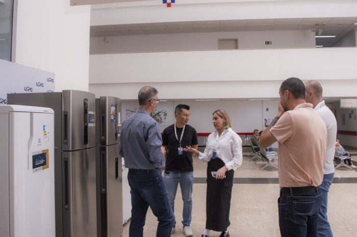 Humai-UEPG recebe doação de geladeiras da Electrolux