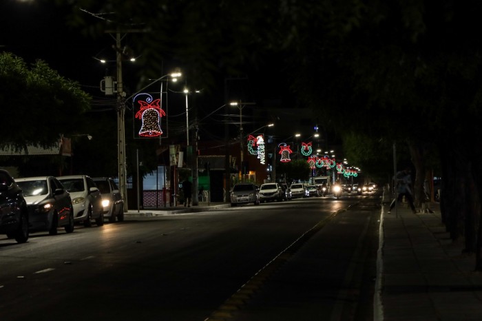 Natal Luz: Decoração temática foi levada para bairros e avenidas de Petrolina 