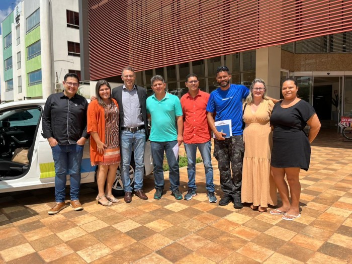 Educação entrega veículos novos para as escolas rurais da rede municipal de ensino da Capital