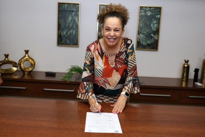 Prefeita Josi Nunes sanciona Lei com novos benefícios para o programa de financiamento estudantil da UnirG