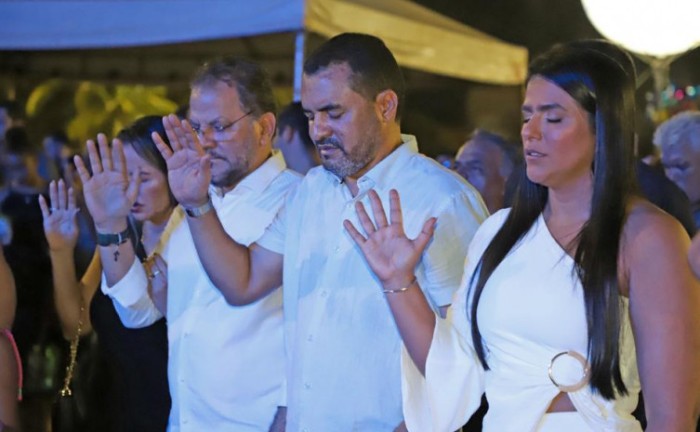 Governador Wanderlei Barbosa prestigia show gospel e deixa mensagem de feliz ano novo aos tocantinenses