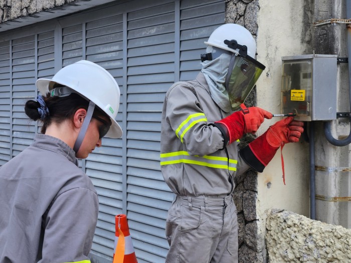 Celesc instala 100 medidores inteligentes no primeiro dia de operação em Florianópolis