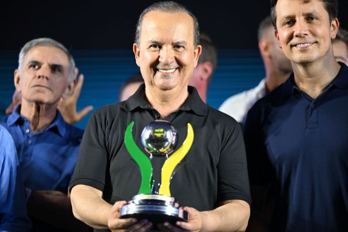 Governador é homenageado no evento Empreendedores do Brasil 2024