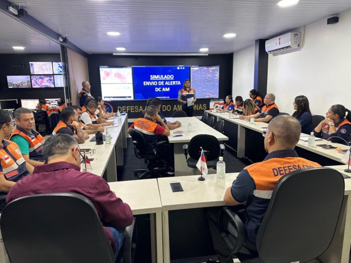 Defesa Civil do Amazonas realiza simulado do Sistema de Alerta para reforçar a preparação frente a desastres 