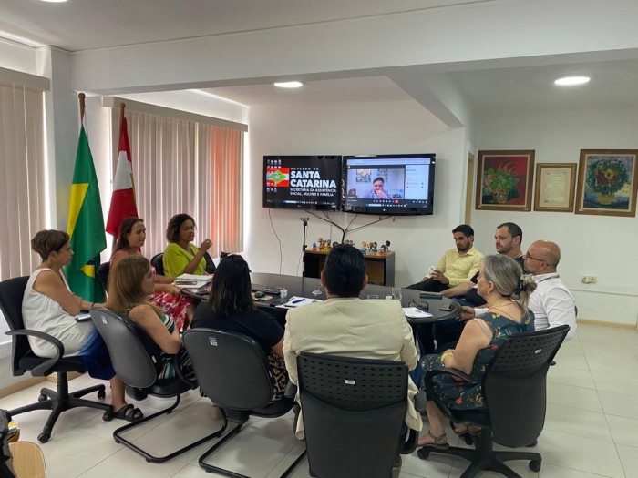Reunião reforça parceria entre a Assistência Social e a Fecam