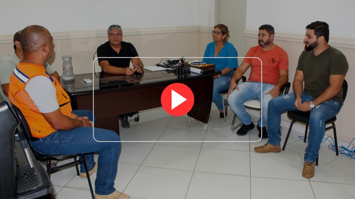 Prefeito Romário se reúne com secretários para tratarem sobre as prioridades relacionadas às chuvas