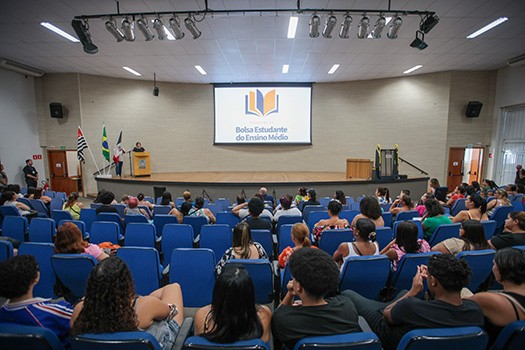 Bolsa Estudante do Ensino Médio 2024 começa a ser paga esta semana