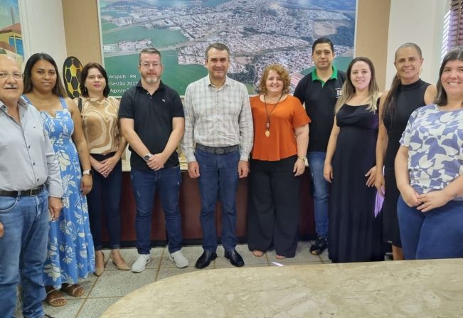 PREFEITO RECEBE CONSELHEIROS TUTELARES RECÉM-EMPOSSADOS