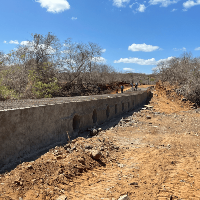 Seinfra constrói passagens molhadas em São João da Serra