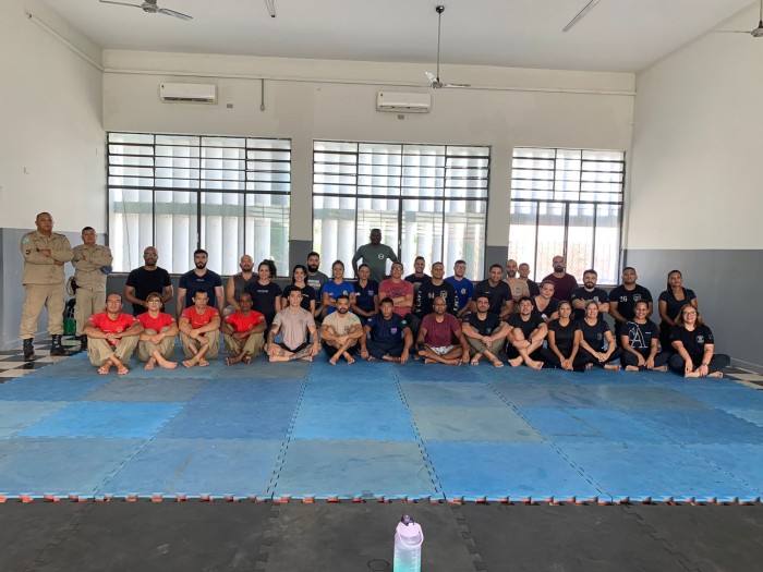 Polícia Civil, Polícia Científica e demais forças de segurança estaduais, federais e municipais participam de instrução de defesa pessoal na cidade de Corumbá