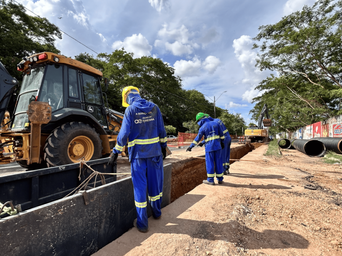 Obras de esgotamento sanitário acontecem em 12 regiões da cidade simultaneamente