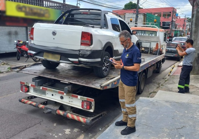 Detran Amazonas flagra motorista alcoolizado após colisão