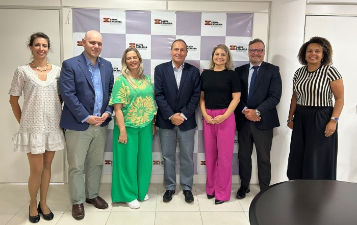 Assistência Social apresenta ações de combate a violência contra a mulher ao Consulado Britânico