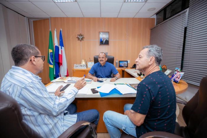 Prefeito anuncia novo piso salarial para agentes comunitários e de combate às endemias