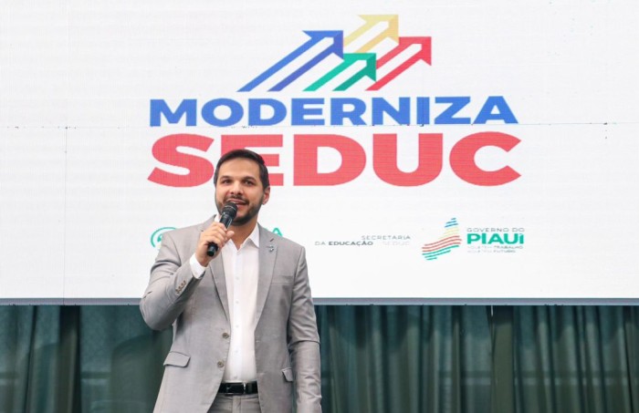 Washington Bandeira assina ordem de serviço para reforma e modernização de mais cinco escolas