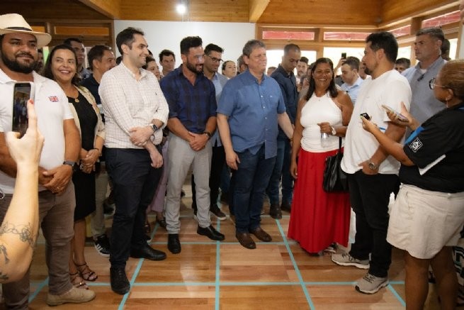 São Sebastião recebe governador Tarcísio de Freitas para visita à reconstrução da EE Plínio Gonçalves de Oliveira Santos em Juquehy