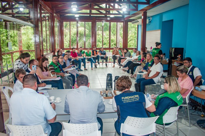 Fundação Hospitalar e Secretaria de Saúde se reúnem para planejar aumento do número de leitos de UTI em Rio Branco