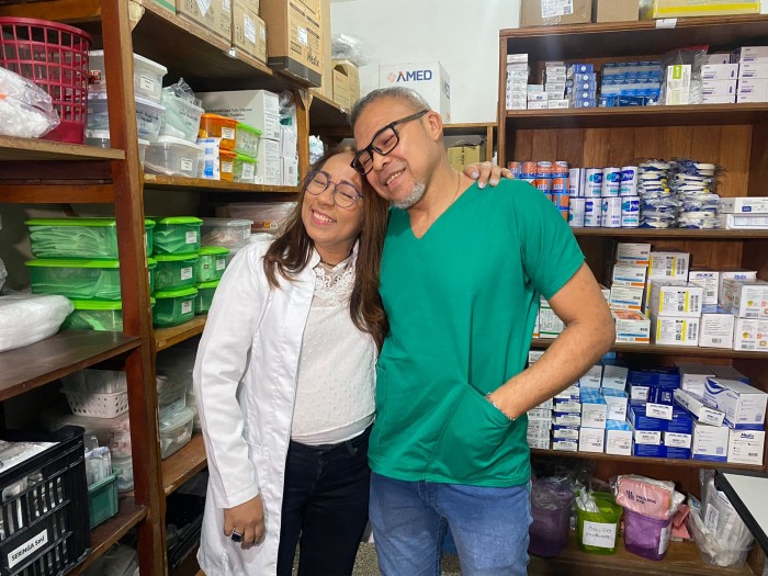 Gente que cuida da gente: A farmacêutica Angélica de Jesus há 28 anos dedica-se à rede municipal de saúde