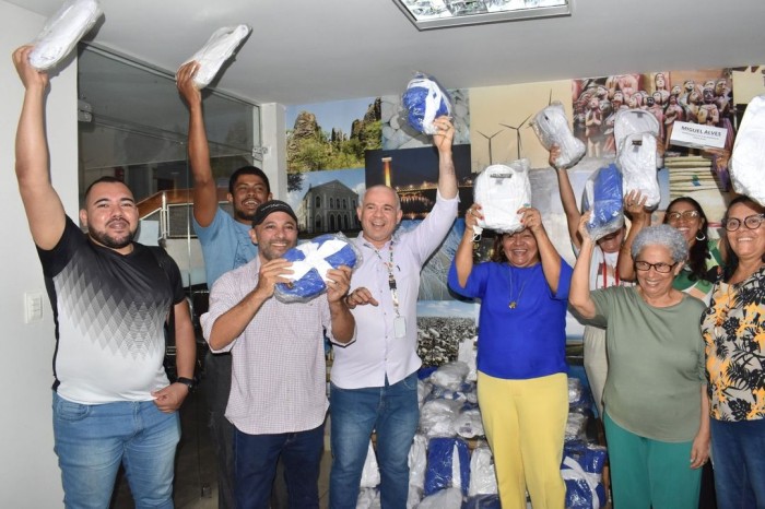 Dez associações de moradores recebem doação de quimonos da Sasc
