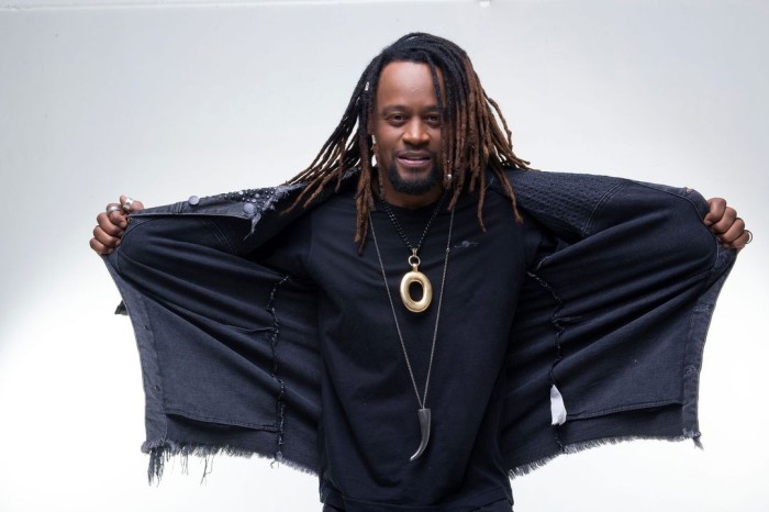 Toni Garrido se apresenta em show gratuito da Noite Cultural de Oeiras