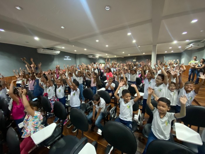 Educação: Animação no acolhimento marca retorno às aulas dos mais de 50 mil estudantes da rede municipal de ensino 