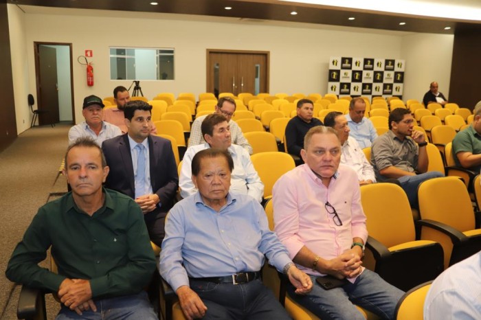 Prefeito de Bataguassu participa de Assembleia Geral da Assomasul