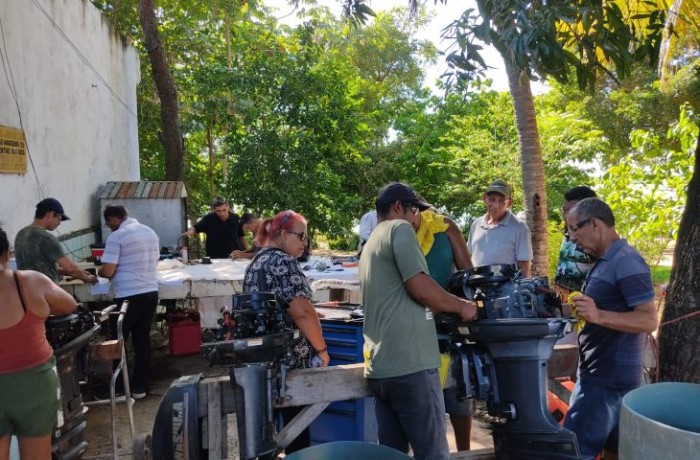 Subsecretaria da Juventude leva curso de manutenção de motor de popa para comunidades ribeirinhas