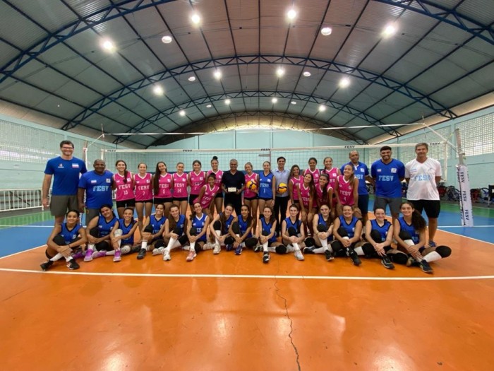 Seleções capixabas de vôlei realizam treinamentos na Sesport para Campeonato Brasileiro