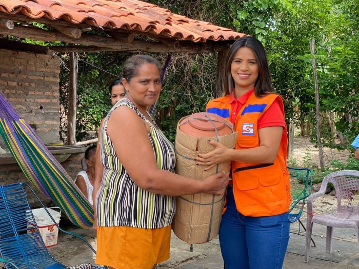 Defesa Civil realiza entrega de filtros de barro em comunidades no município de Beneditinos