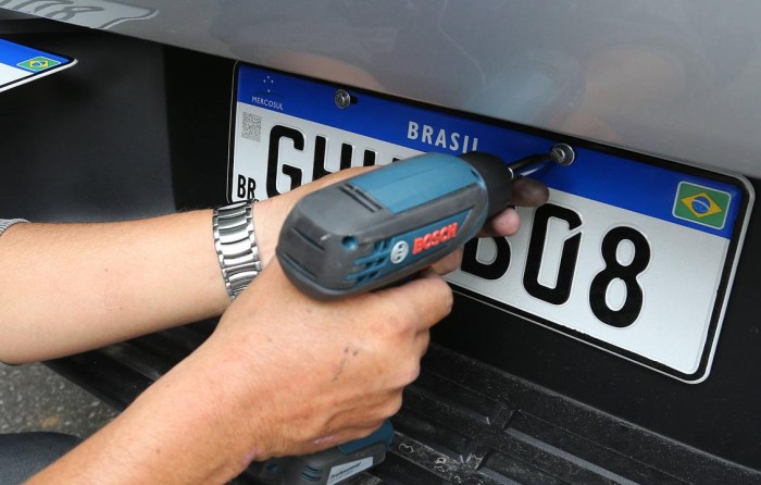 Circular sem a placa é considerada uma infração gravíssima
