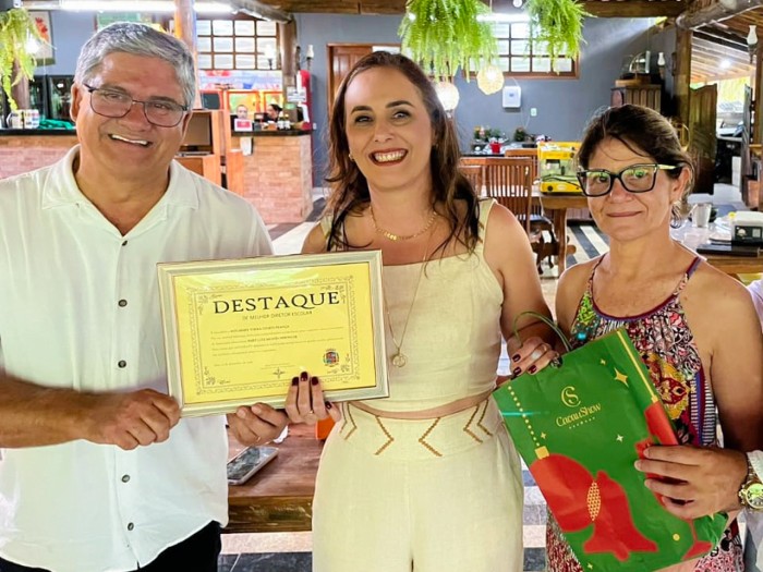 Secretaria de Educação e Esporte de Iúna elege a melhor diretora escolar de 2023