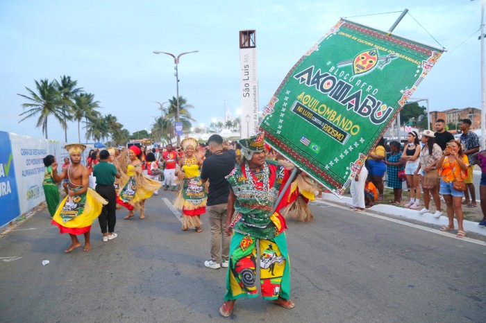 O sábado de Pré-Carnaval foi de muita folia e de compromisso ambiental na Avenida Beira-Mar, em São Luís