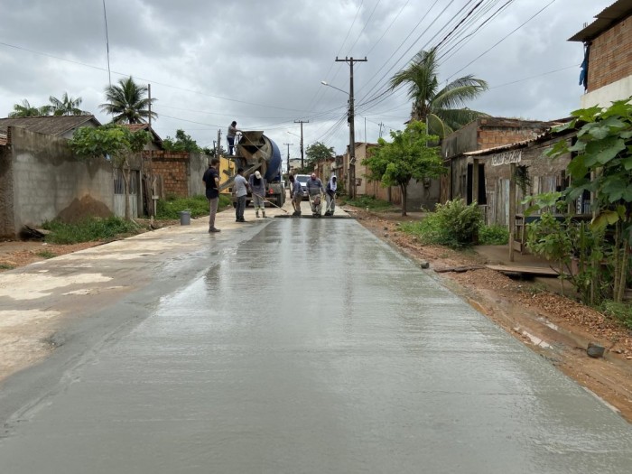 Obras: Drenagem e pavimentação em concreto continuam em diversos trechos da cidade