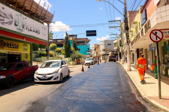 Atenção motoristas: o centro de Iúna está funcionando em meia pista