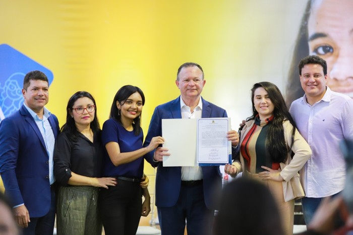 Governo anuncia dobrar número de escolas em tempo integral durante cerimônia de posse de gestores escolares