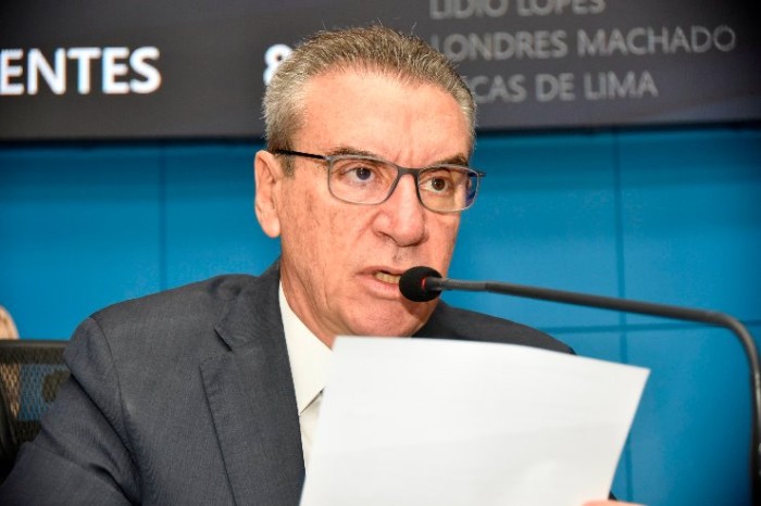 Deputado Paulo Corrêa em sessão plenária; parlamentar protocolou a proposta nesta quinta-feira 