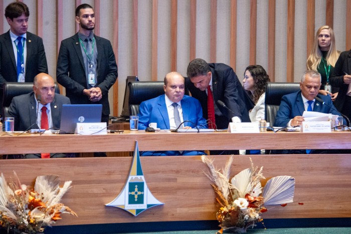 Governador presta contas durante abertura dos trabalhos da CLDF