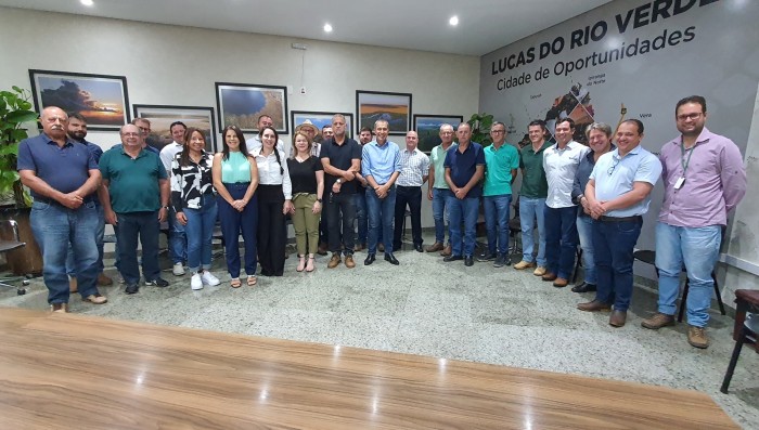 Administração apresenta a agricultores proposta de pavimentação de estradas rurais