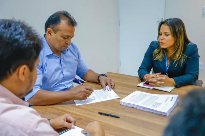 Sada e Caixa assinam contratos para obras de pavimentação em 15 municípios