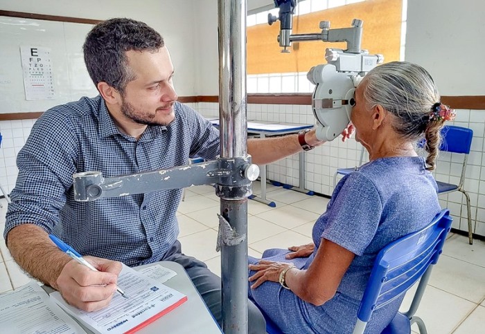 Pacientes atendidos no Cuidar de Todos Oftalmo, em Pinheiro, comemoram benefícios do programa