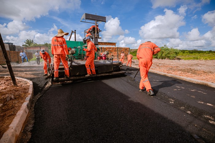Rua do Verdes Horizontes recebe pavimentação asfáltica
