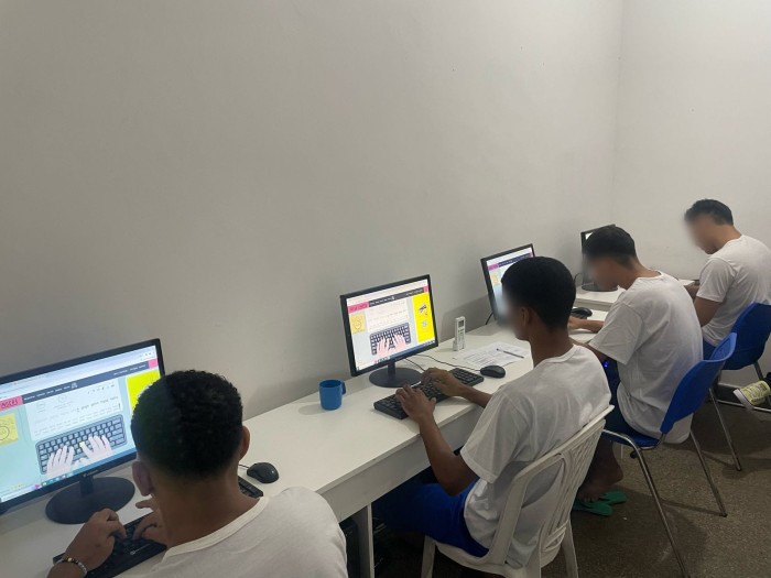 Centros Socioeducativos da Funac oferecem cursos de informática básica e avançada aos socioeducandos