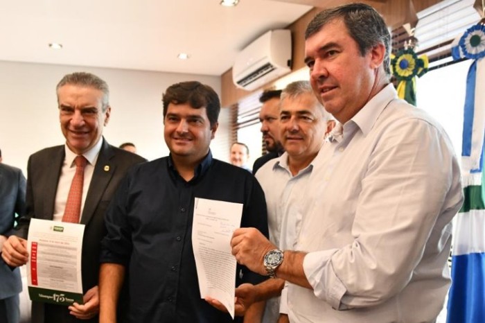 Recursos vão para obras de pavimentação, saneamento e revitalização de praças