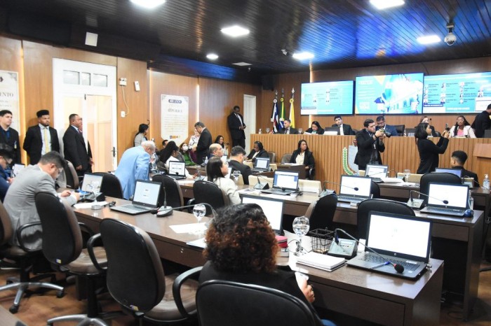 Câmara de São Luís aprova reajuste de 6% no salário dos professores