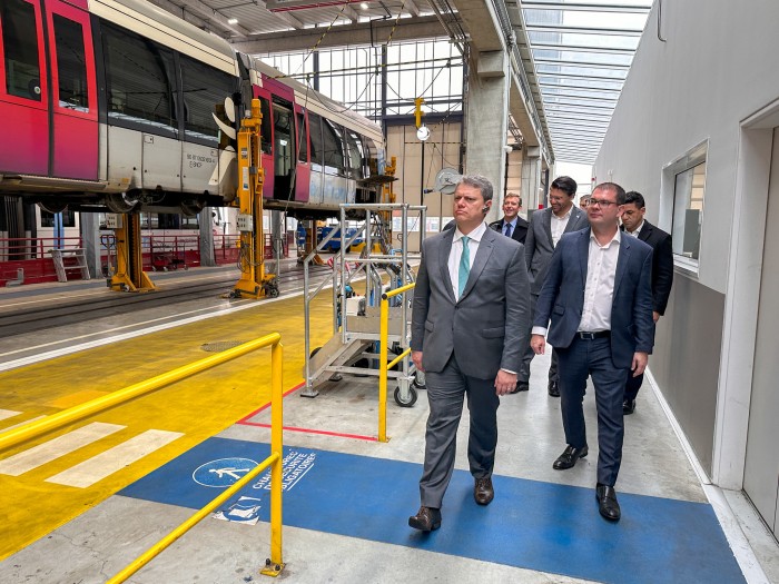 Reunião com diretores da Keolis e visita técnica a Gare de Bourget