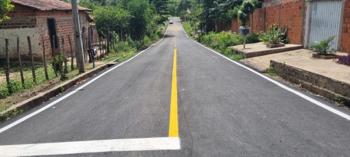 Governador visita obras de pavimentação asfáltica de ruas no bairro Pedra Mole nesta sexta (9)